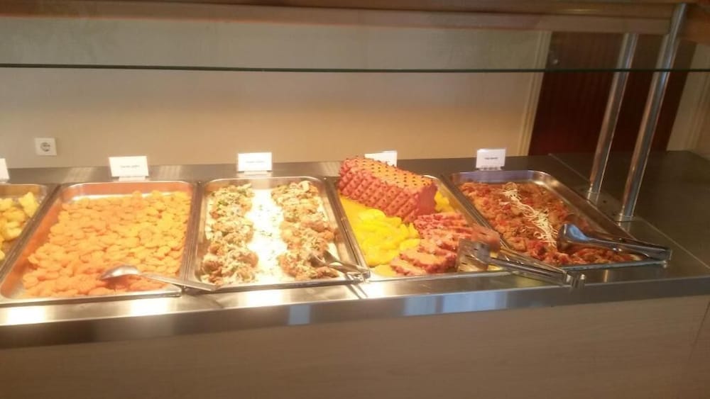 Village Inn Studios & Family Apartments — Restaurant & bars in Laganas, Ionian Islands