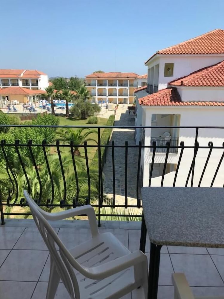 Village Inn Studios & Family Apartments — Hotel building in Laganas, Ionian Islands