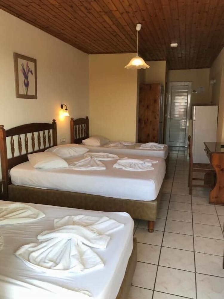 Village Inn Studios & Family Apartments — Hotel rooms in Laganas, Ionian Islands