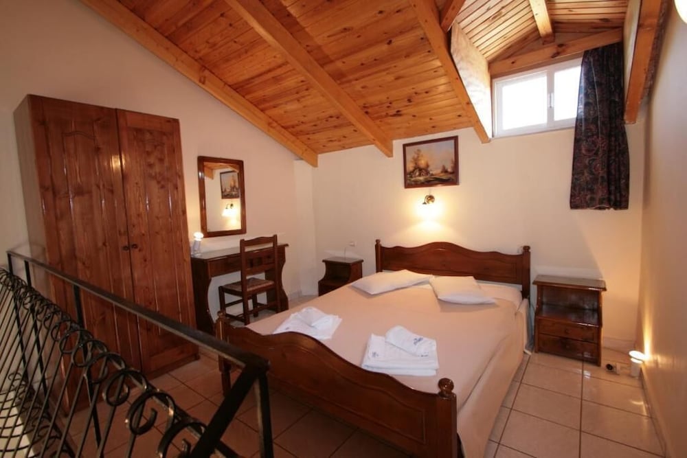 Village Inn Studios & Family Apartments — Hotel rooms in Laganas, Ionian Islands