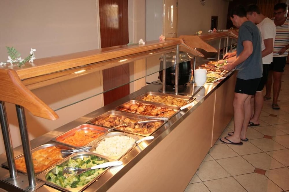 Village Inn Studios & Family Apartments — Restaurant & bars in Laganas, Ionian Islands