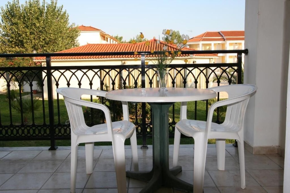 Village Inn Studios & Family Apartments — Hotel building in Laganas, Ionian Islands