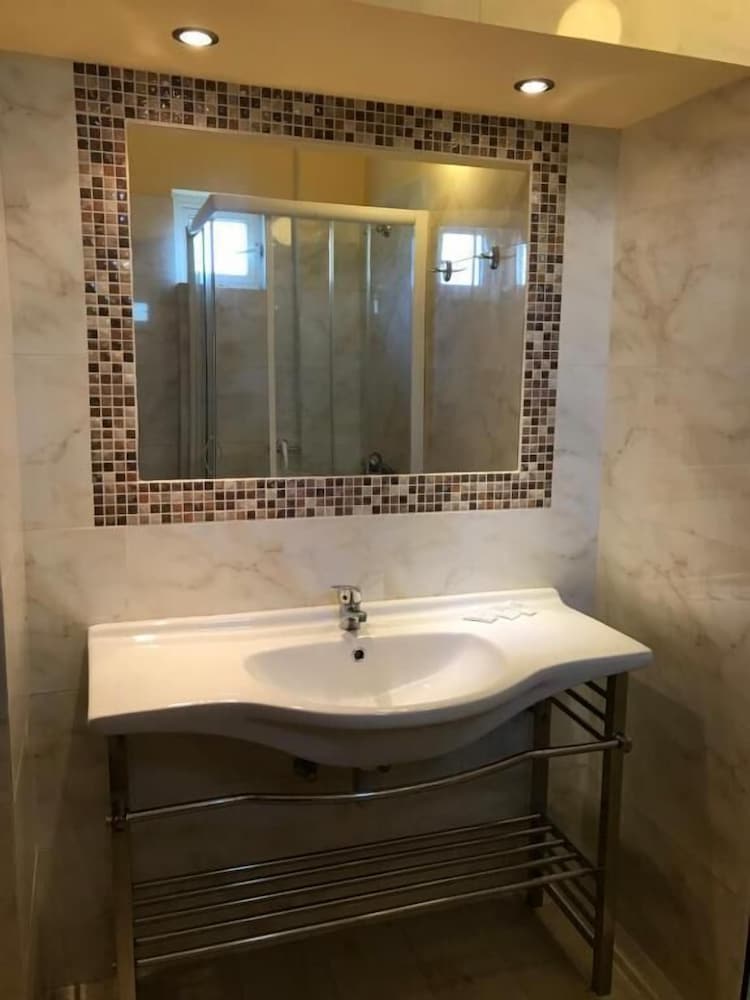 Village Inn Studios & Family Apartments — Hotel rooms in Laganas, Ionian Islands