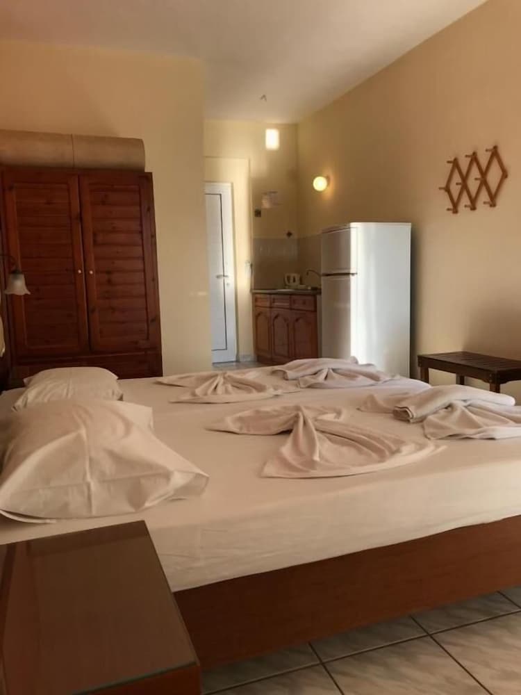 Village Inn Studios & Family Apartments — Hotel rooms in Laganas, Ionian Islands