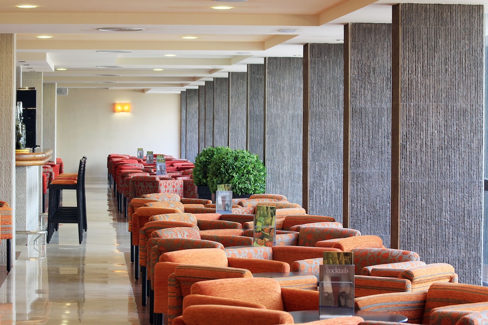 Protur Palmeras Playa Hotel - All Inclusive — Restaurant & bars in S'Illot, Balearic Islands