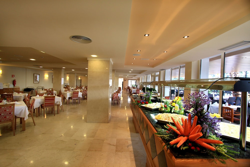 Protur Palmeras Playa Hotel - All Inclusive — Restaurant & bars in S'Illot, Balearic Islands