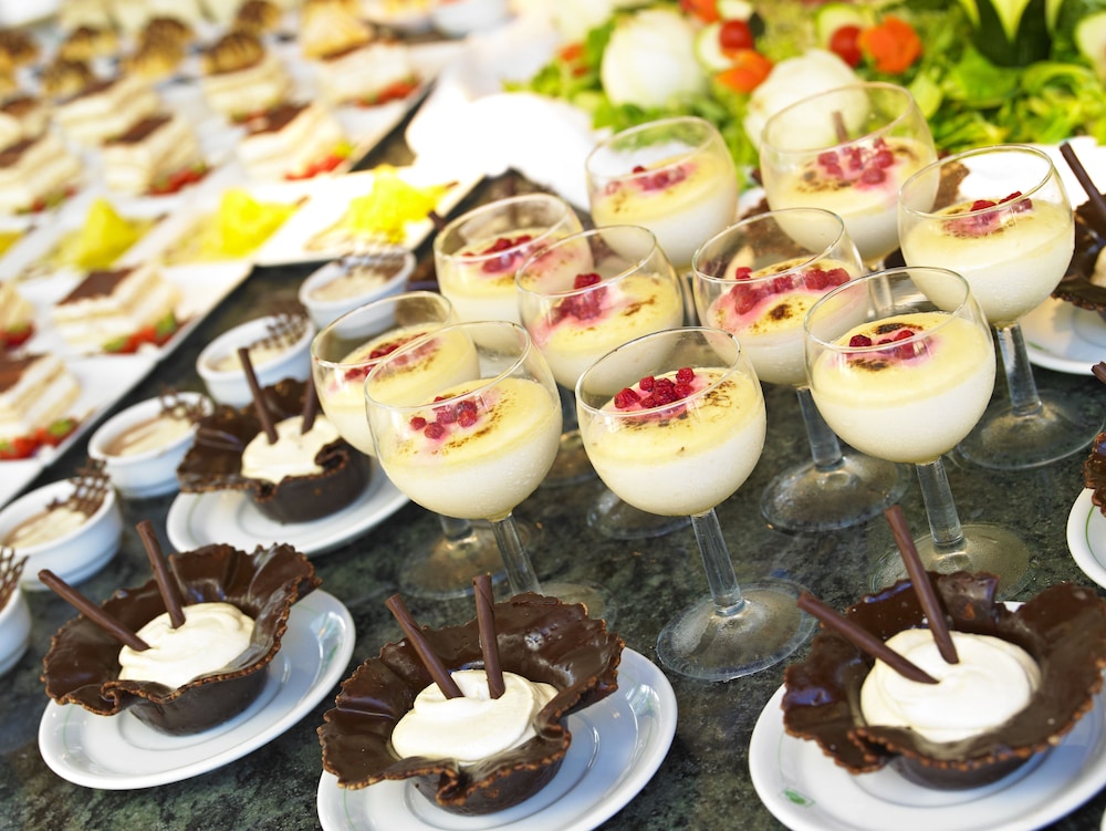 Protur Palmeras Playa Hotel - All Inclusive — Restaurant & bars in S'Illot, Balearic Islands