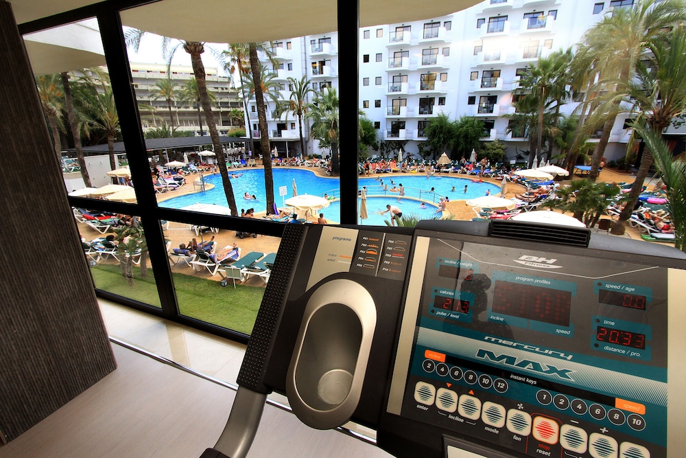 Protur Palmeras Playa Hotel - All Inclusive — Sports & recreation in S'Illot, Balearic Islands