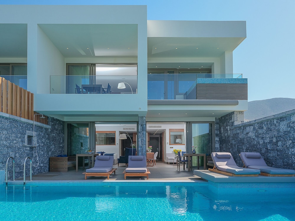 Nana Princess Suites, Villas & Spa — Swimming pool in Stalida