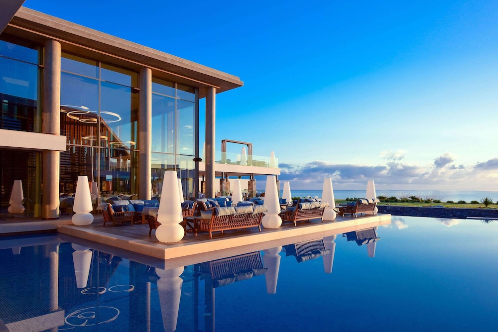 Nana Princess Suites, Villas & Spa — Swimming pool in Stalida