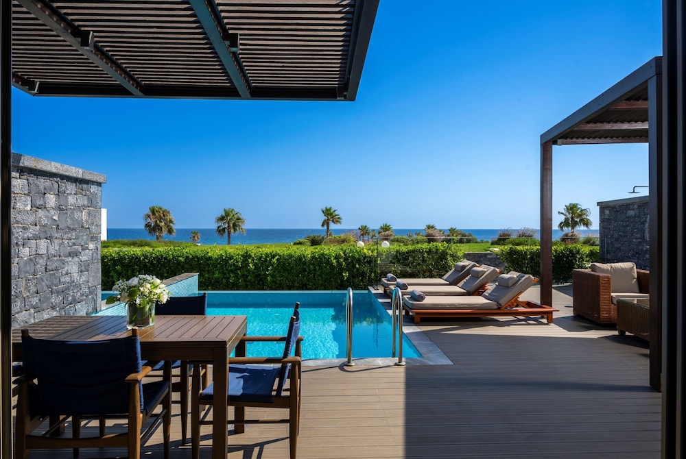 Nana Princess Suites, Villas & Spa — Swimming pool in Stalida