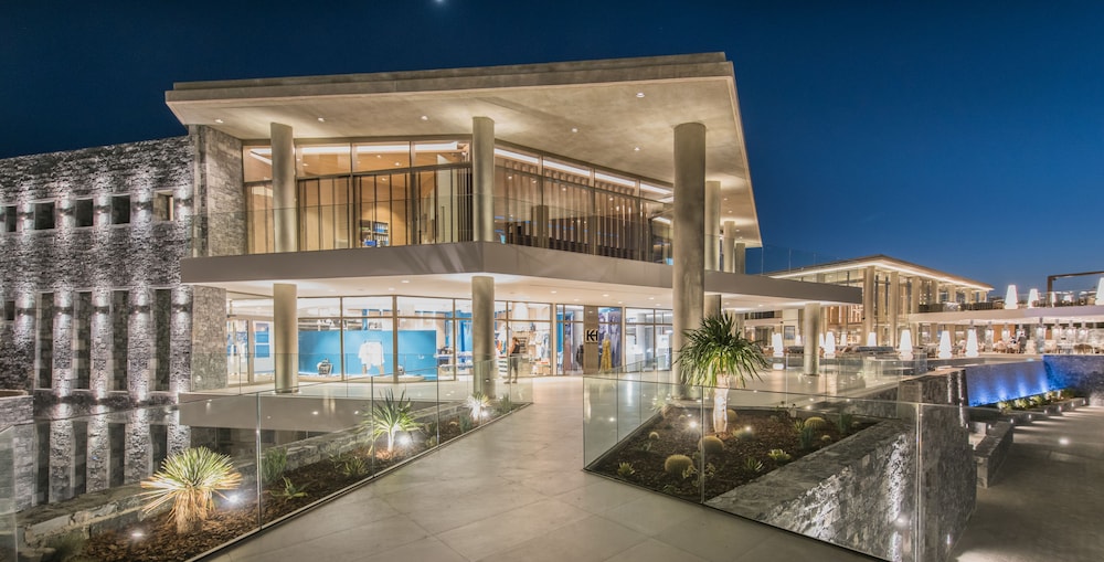 Nana Princess Suites, Villas & Spa — Hotel building in Stalida