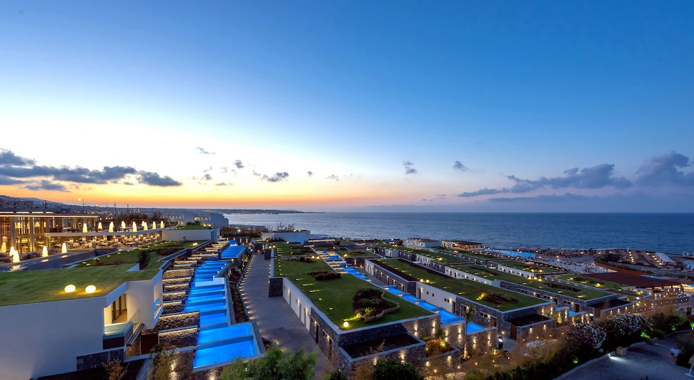 Nana Princess Suites, Villas & Spa — Hotel building in Stalida