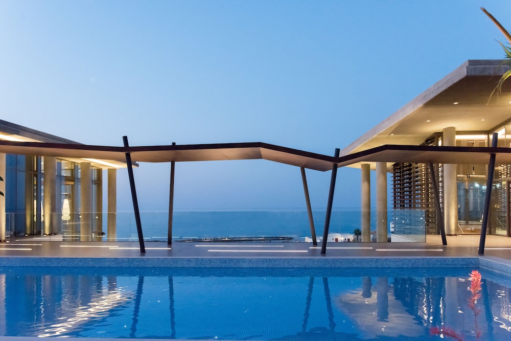 Nana Princess Suites, Villas & Spa — Swimming pool in Stalida