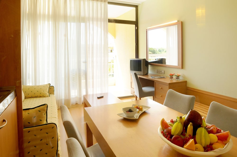 Evenia Olympic Suites — Hotel rooms in Lloret de Mar, Catalonia