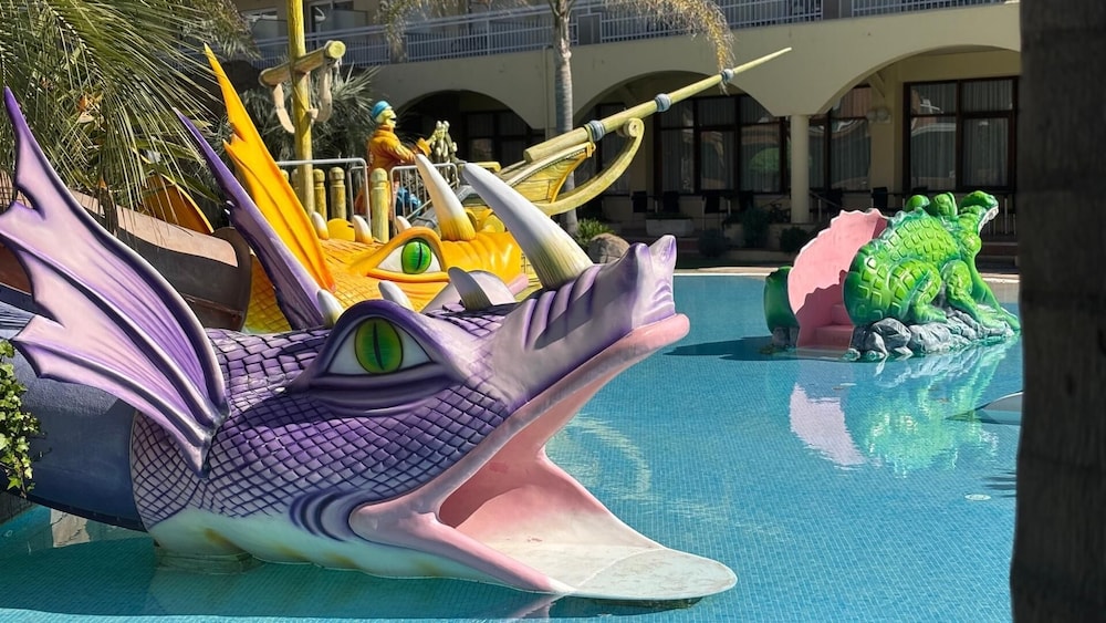 Evenia Olympic Suites — Swimming pool in Lloret de Mar, Catalonia