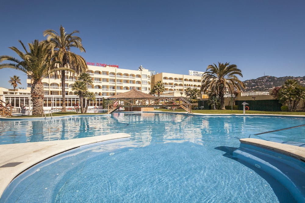 Evenia Olympic Suites — Swimming pool in Lloret de Mar, Catalonia