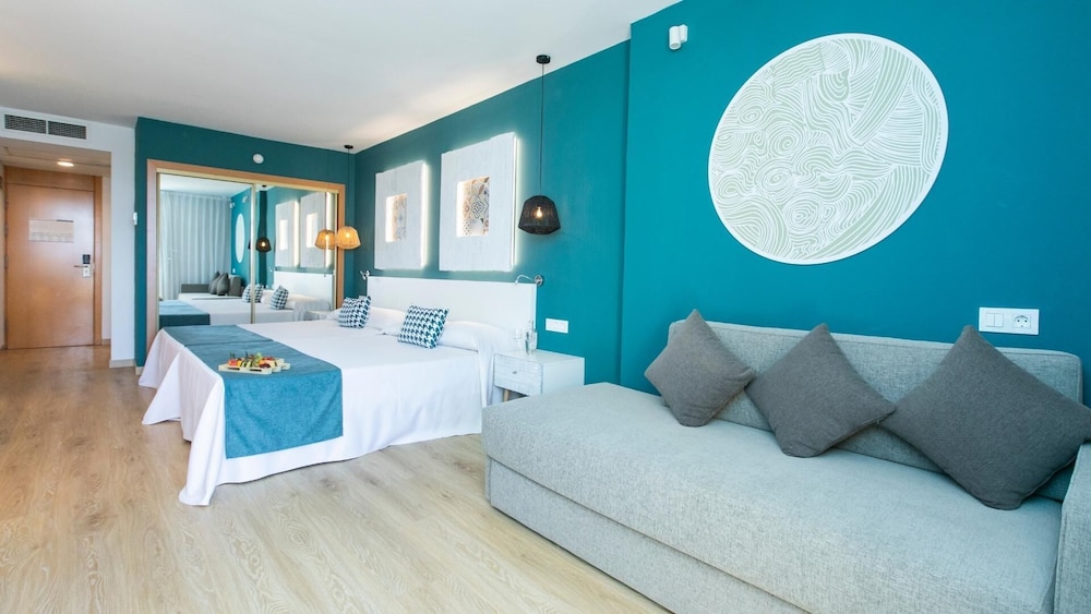 Evenia Olympic Suites — Hotel rooms in Lloret de Mar, Catalonia