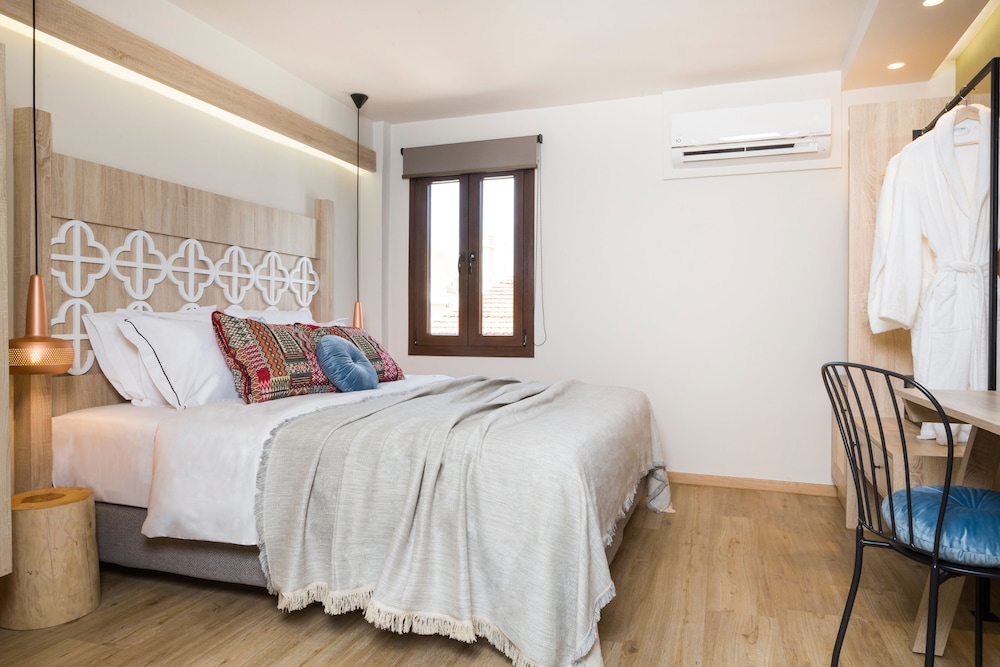 Cressa Suites - Adults Only — Hotel rooms in Rethymnon