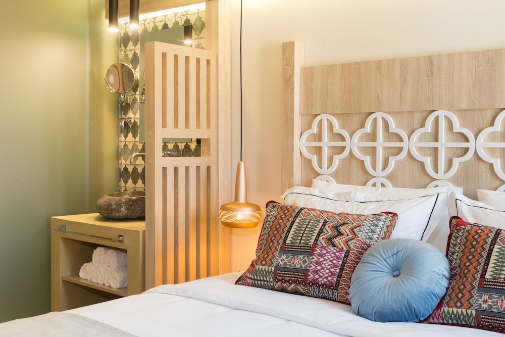 Cressa Suites - Adults Only — Hotel rooms in Rethymnon