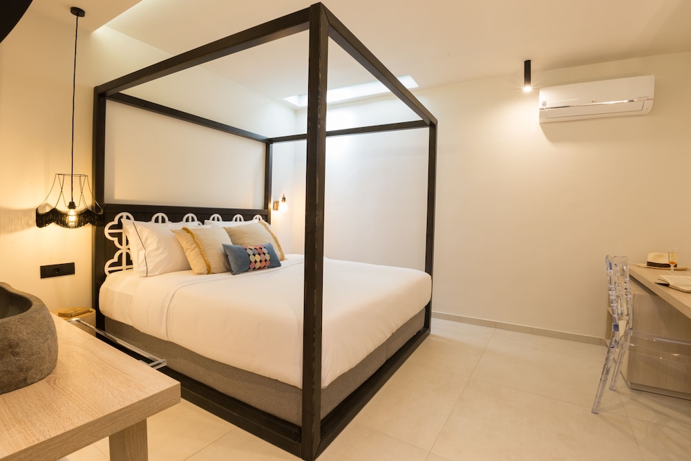 Cressa Suites - Adults Only — Hotel rooms in Rethymnon