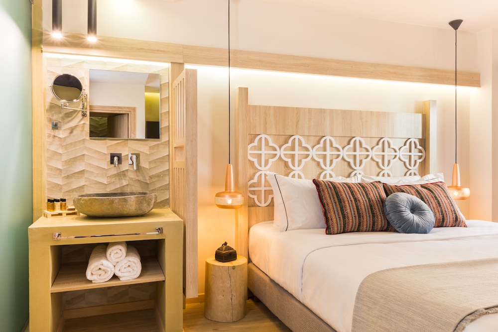 Cressa Suites - Adults Only — Hotel rooms in Rethymnon