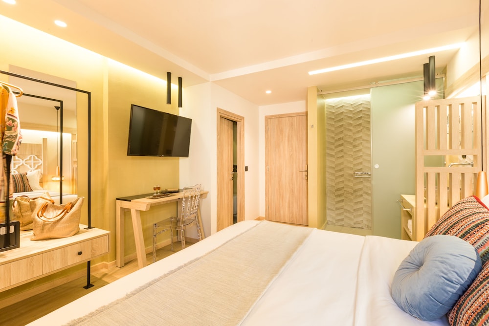 Cressa Suites - Adults Only — Hotel rooms in Rethymnon