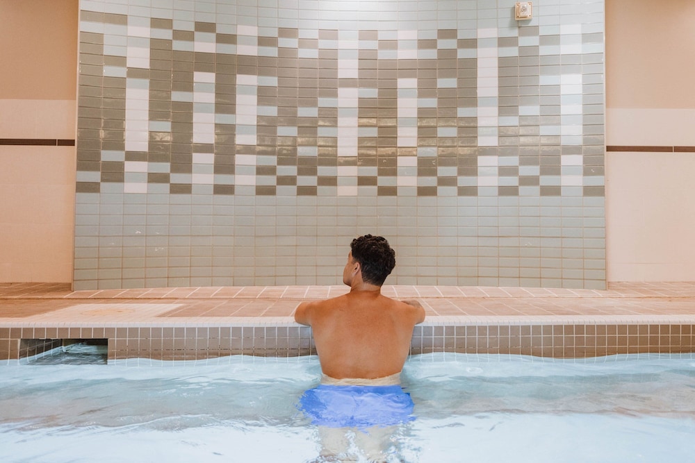 The Westin Book Cadillac Detroit — Swimming pool in Detroit, Michigan