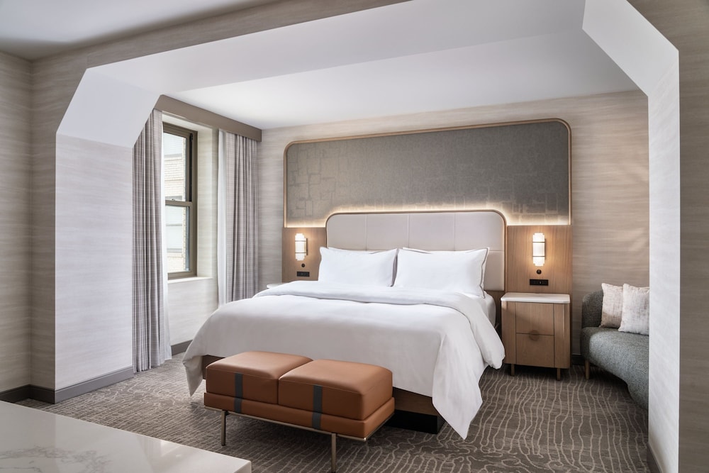 The Westin Book Cadillac Detroit — Hotel rooms in Detroit, Michigan
