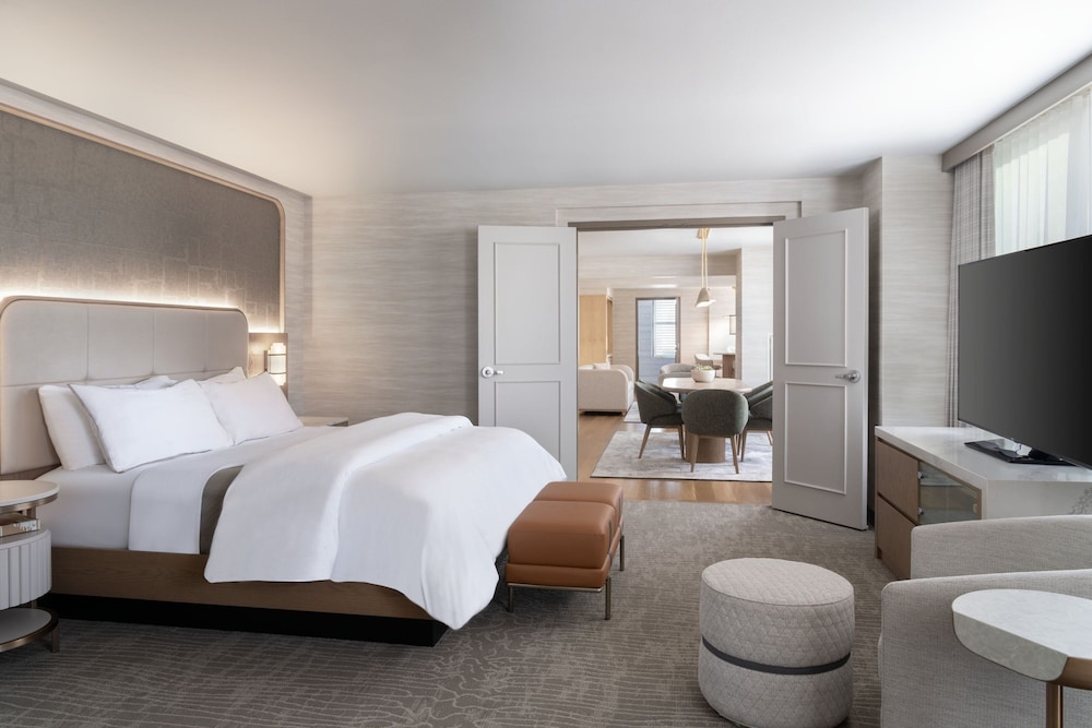 The Westin Book Cadillac Detroit — Hotel rooms in Detroit, Michigan