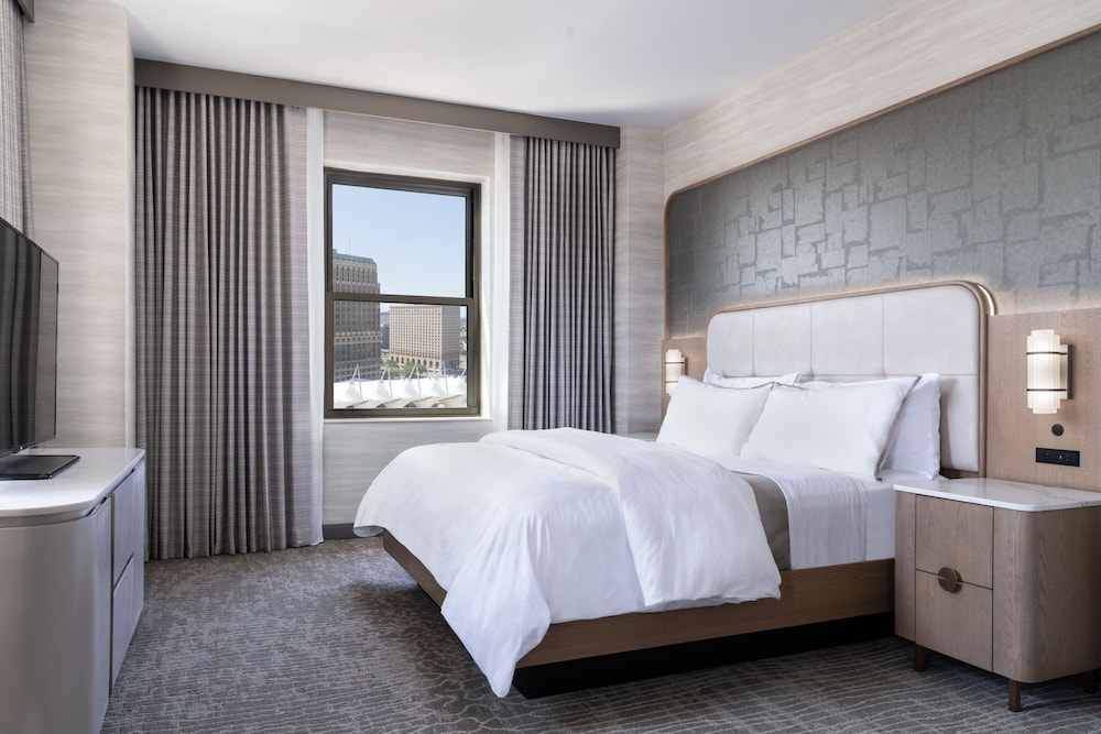 The Westin Book Cadillac Detroit — Hotel rooms in Detroit, Michigan