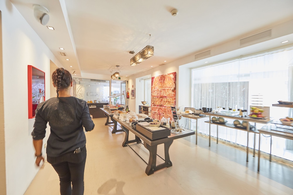 Puro Oasis Urban Hotel — Restaurant & bars in Palma de Mallorca, Balearic Islands