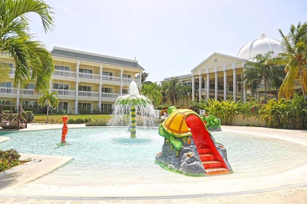 Grand Palladium Lady Hamilton Resort & Spa All Inclusive — Attractions for children in Lucea
