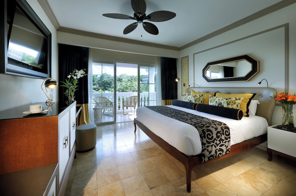 Grand Palladium Lady Hamilton Resort & Spa All Inclusive — Hotel rooms in Lucea