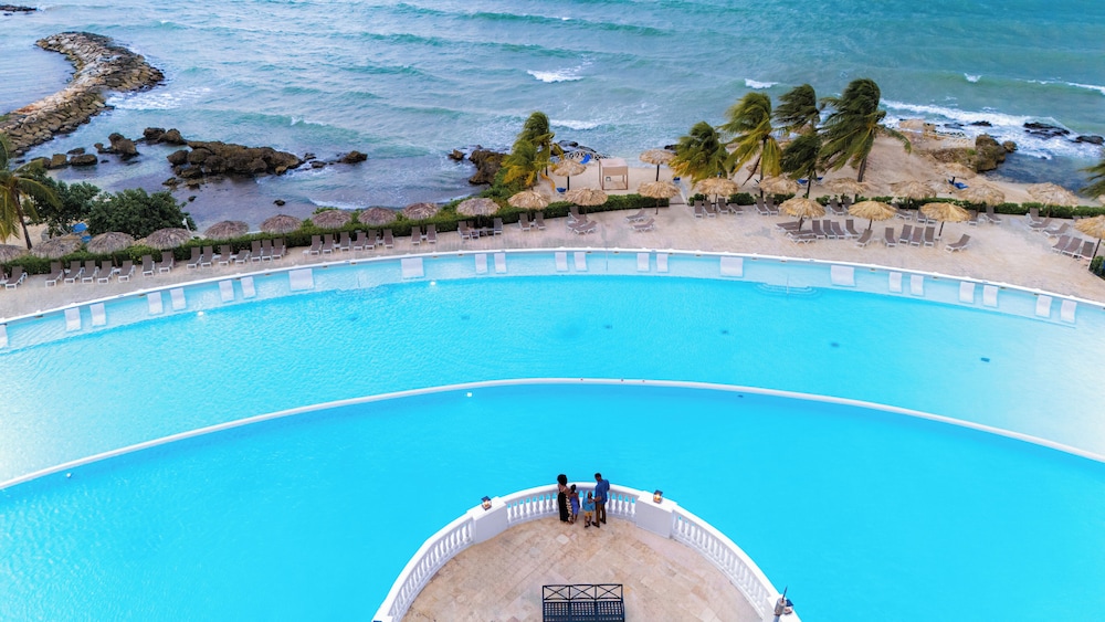 Grand Palladium Lady Hamilton Resort & Spa All Inclusive — Swimming pool in Lucea