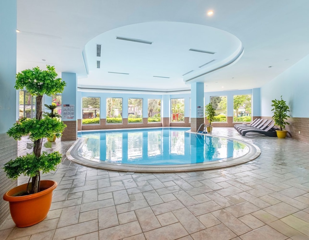 Ma Biche Kemer by Werde Hotels - All inclusive — Swimming pool in Kemer