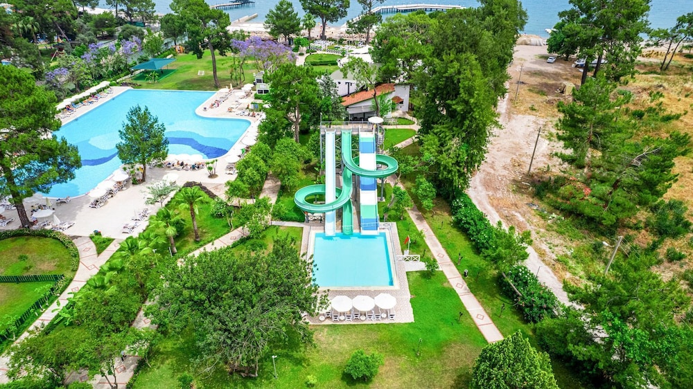 Ma Biche Kemer by Werde Hotels - All inclusive — Swimming pool in Kemer