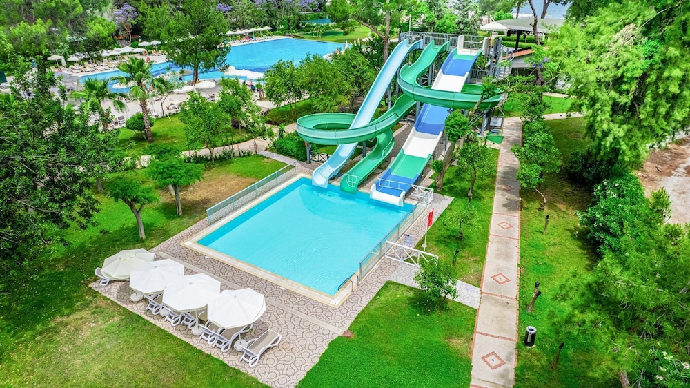 Ma Biche Kemer by Werde Hotels - All inclusive — Swimming pool in Kemer