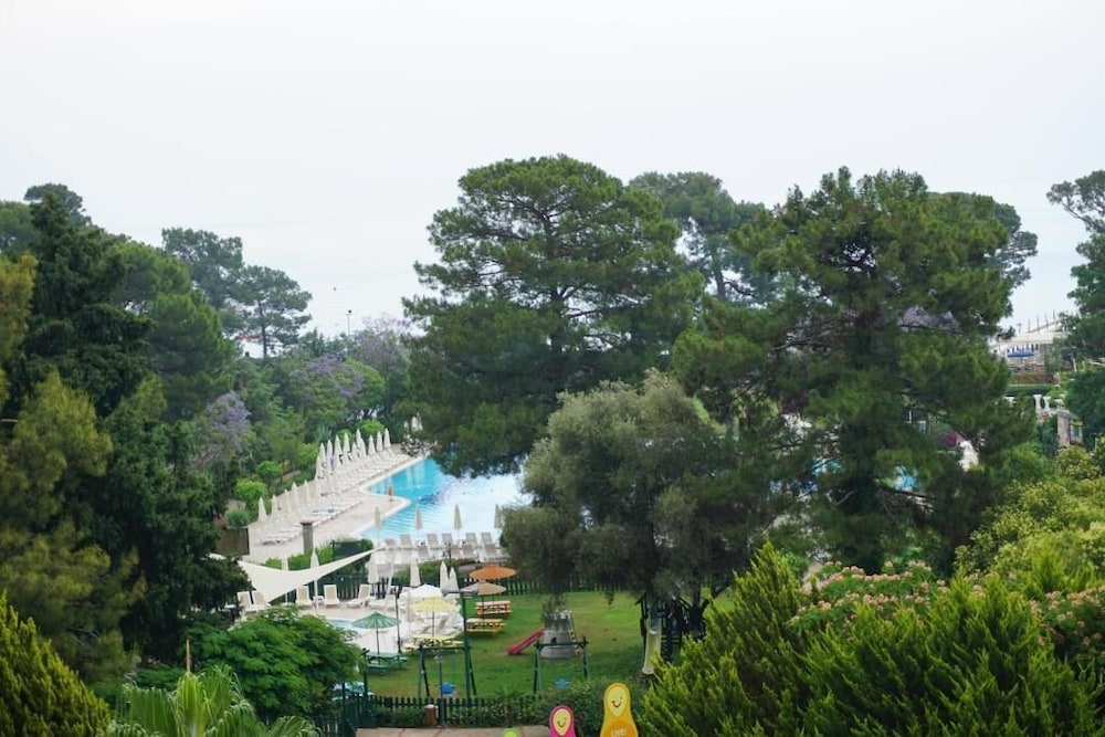Ma Biche Kemer by Werde Hotels - All inclusive — Swimming pool in Kemer