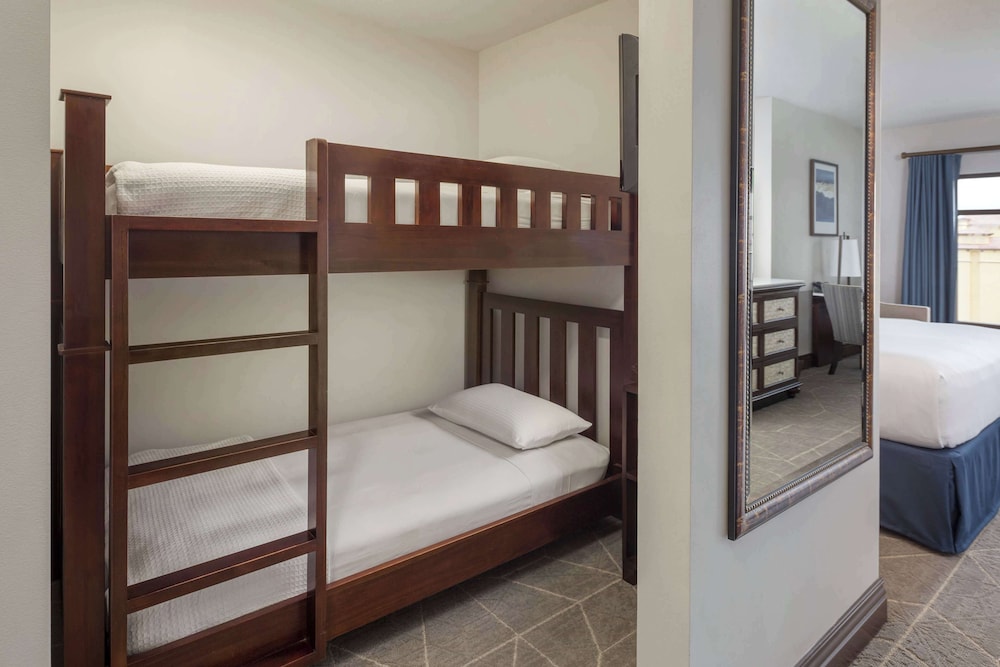 Wyndham Grand Orlando Resort Bonnet Creek — Hotel rooms in Orlando, Florida