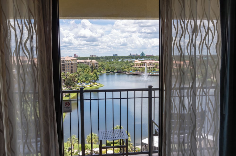 Wyndham Grand Orlando Resort Bonnet Creek — Hotel rooms in Orlando, Florida
