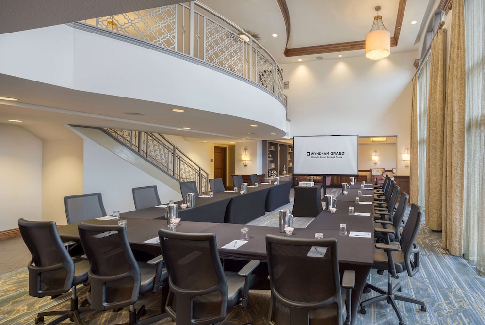 Wyndham Grand Orlando Resort Bonnet Creek — Hotel building in Orlando, Florida