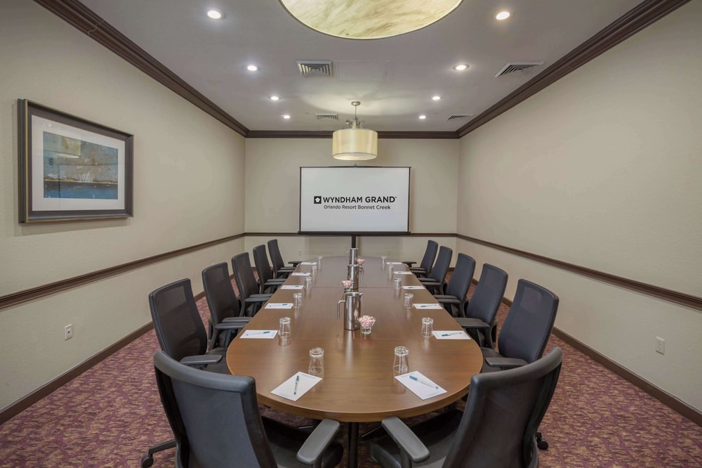 Wyndham Grand Orlando Resort Bonnet Creek — Hotel building in Orlando, Florida