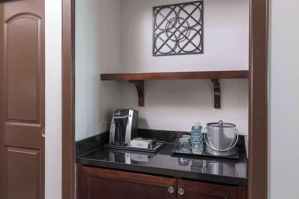 Wyndham Grand Orlando Resort Bonnet Creek — Hotel rooms in Orlando, Florida