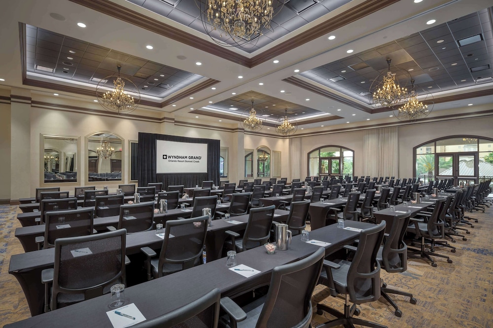 Wyndham Grand Orlando Resort Bonnet Creek — Hotel building in Orlando, Florida
