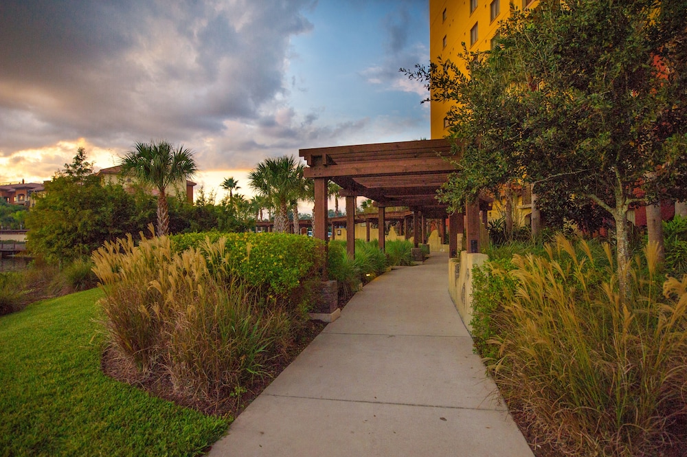 Wyndham Grand Orlando Resort Bonnet Creek — Hotel building in Orlando, Florida