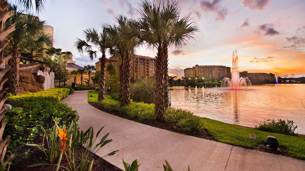 Wyndham Grand Orlando Resort Bonnet Creek — Hotel building in Orlando, Florida