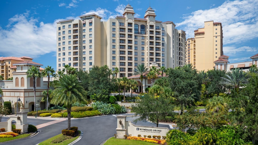 Wyndham Grand Orlando Resort Bonnet Creek — Hotel building in Orlando, Florida