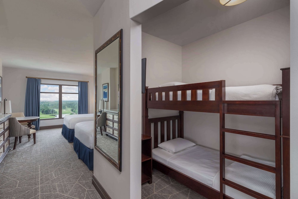 Wyndham Grand Orlando Resort Bonnet Creek — Hotel rooms in Orlando, Florida