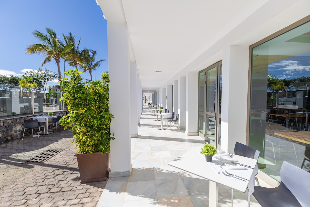 R2 Bahía Playa Design Hotel & Spa Wellness - Adults Only — Restaurant & bars in Tarajalejo, Canary Islands